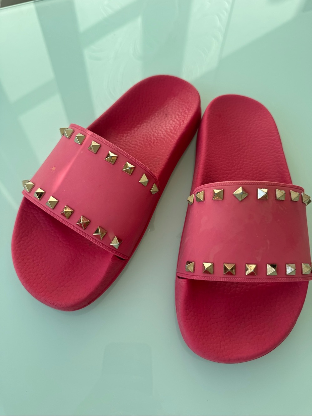 Valentino Garavani Hot Pink Logo Slide